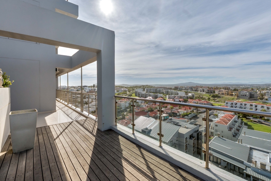 4 Bedroom Property for Sale in Beachfront Western Cape
